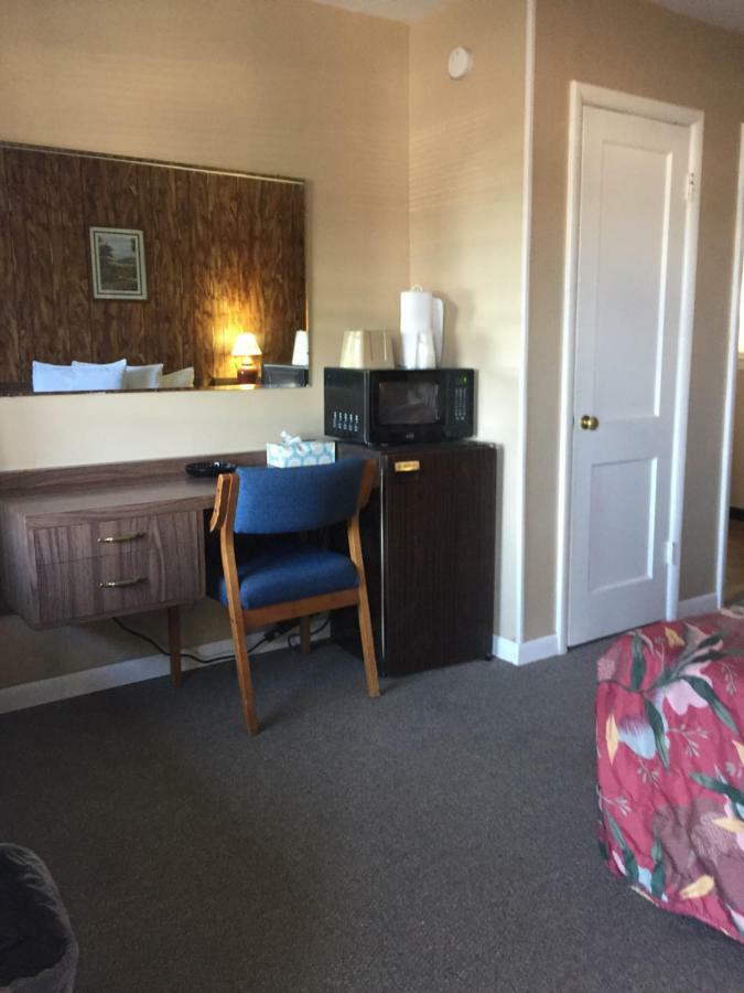 Jack Pine Motel Рівертон Екстер'єр фото